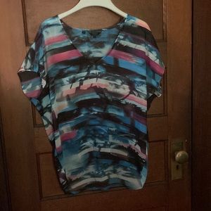 Beautiful Guess top size small.